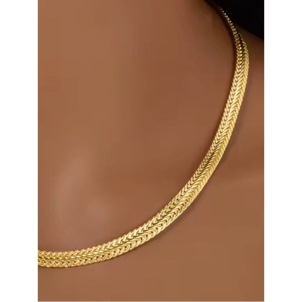 18K GOLD PLATED 750 ITALY MADE. Herringbone gold chain necklace. Cuban style.